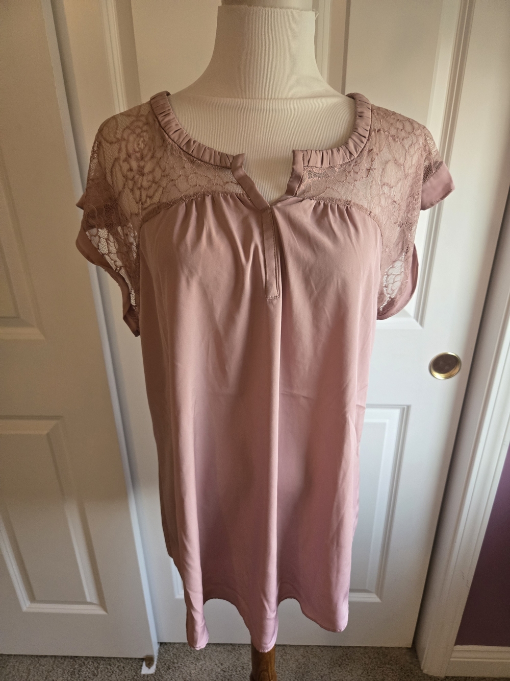 Elle Dusty Rose Lace Yoke Blouse - Medium